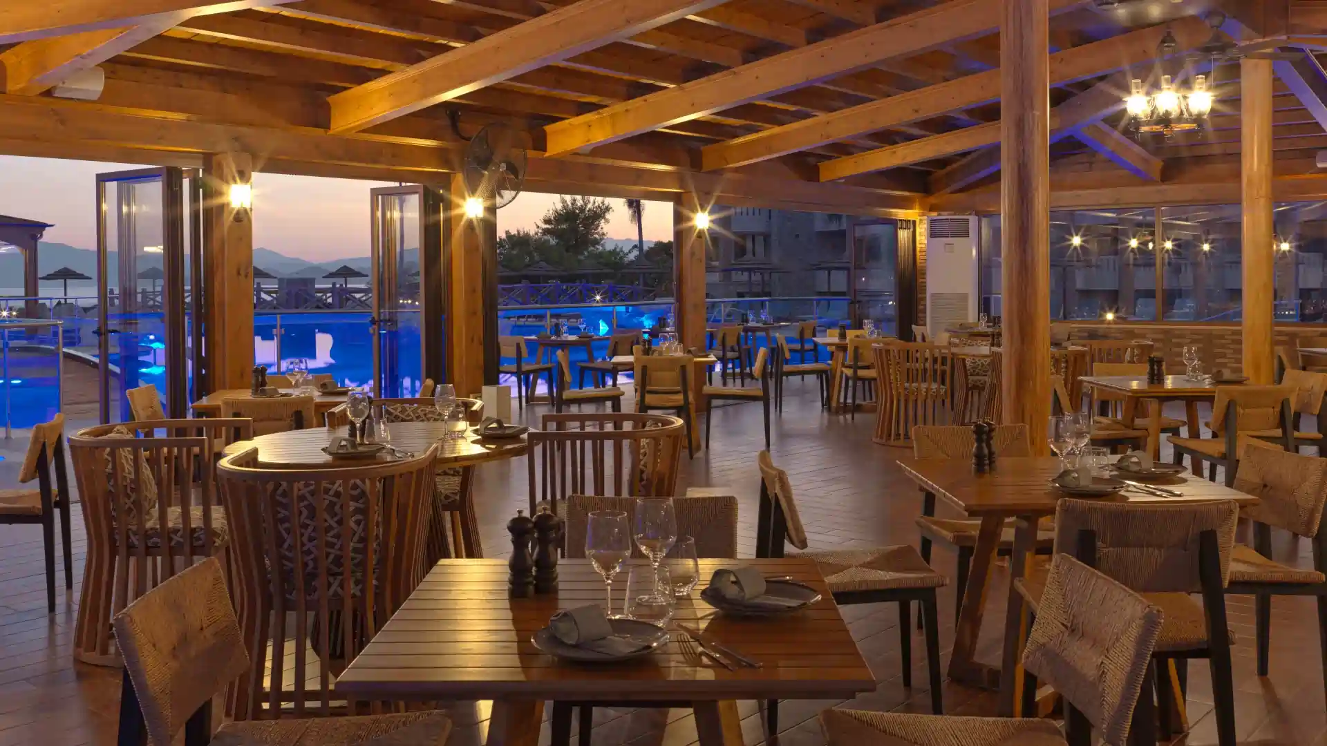 SEAFOS Luxury Resort & Spa Nafplio - Naiades Pool Restaurant – Snackerie